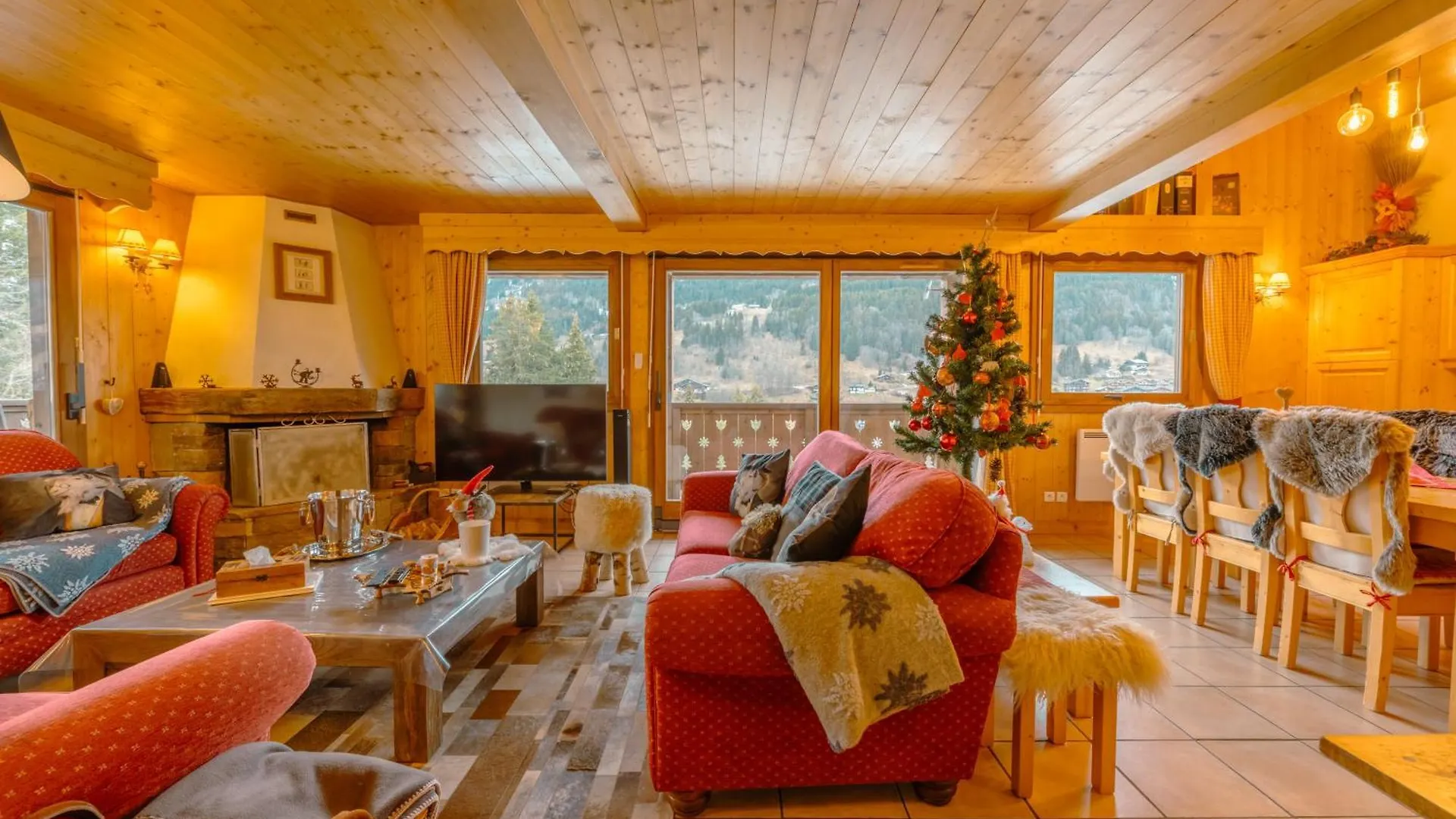 Chalet Amitie Familial De Luxe Avec Jacuzzi, A 150 M Des Pistes De Ski De La Turche, Parking Prive, Wifi Fibre, Cheminee Avec Bois, Les Gets 0*,  France