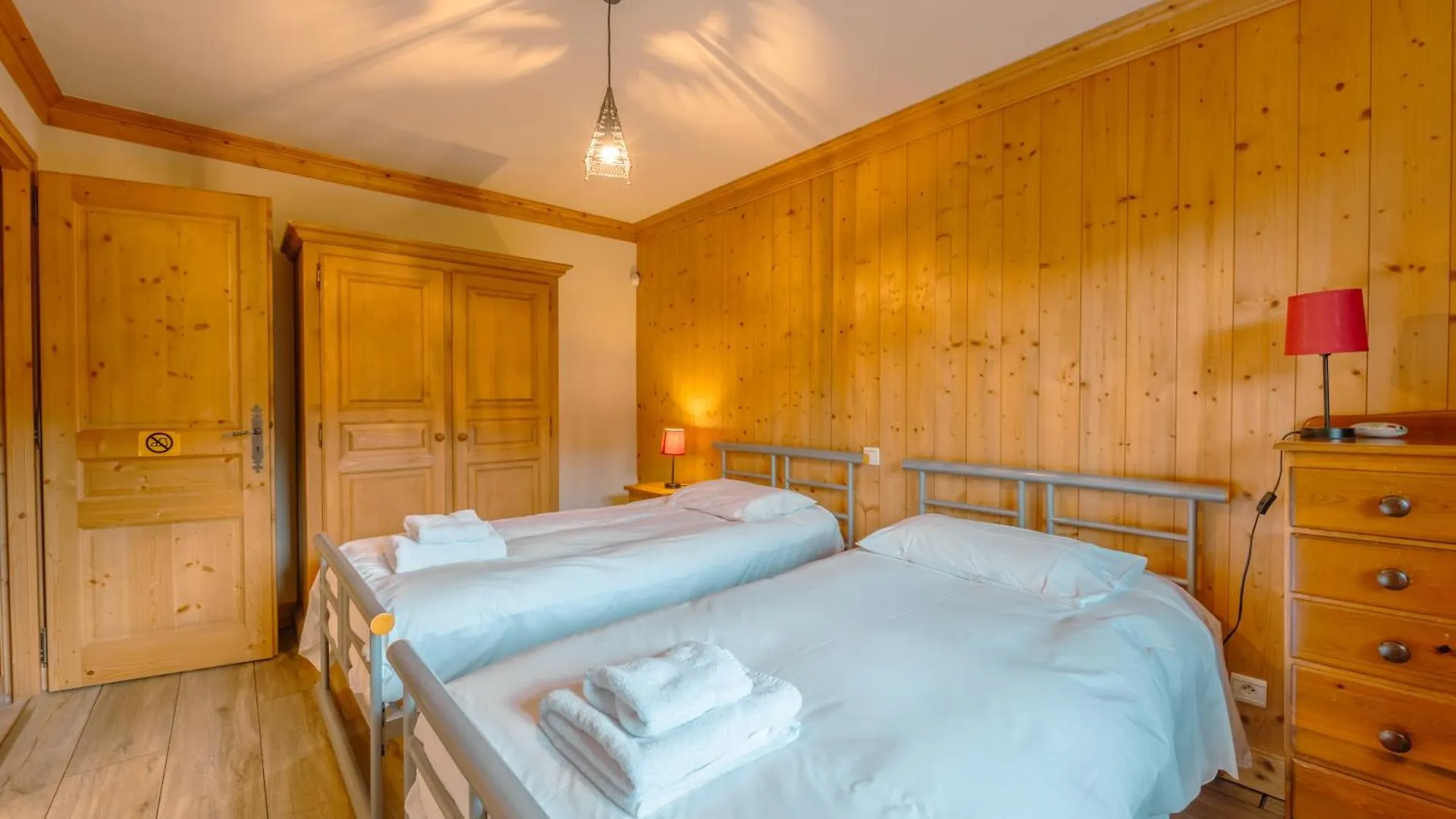 Chalet Amitie Familial De Luxe Avec Jacuzzi, A 150 M Des Pistes De Ski De La Turche, Parking Prive, Wifi Fibre, Cheminee Avec Bois, Les Gets