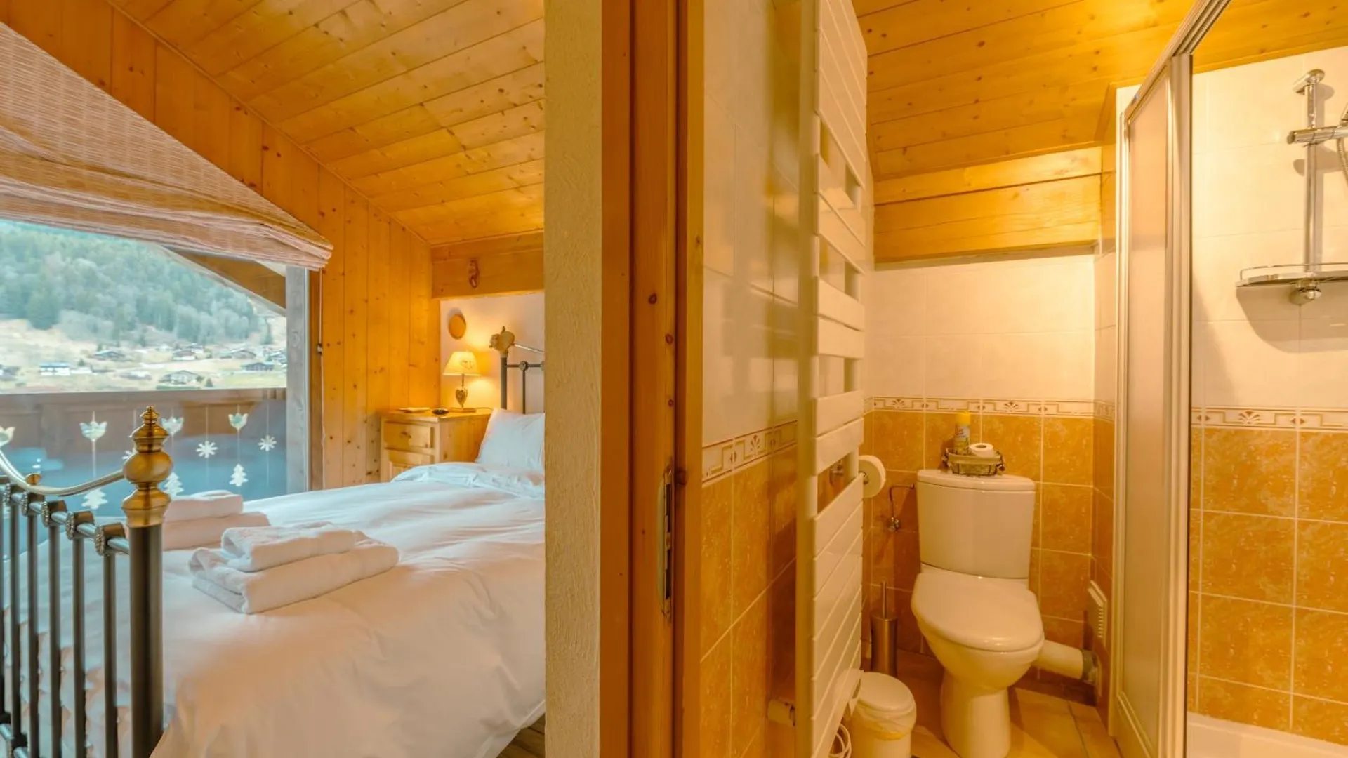 Chalet Amitie Familial De Luxe Avec Jacuzzi, A 150 M Des Pistes De Ski De La Turche, Parking Prive, Wifi Fibre, Cheminee Avec Bois, Les Gets