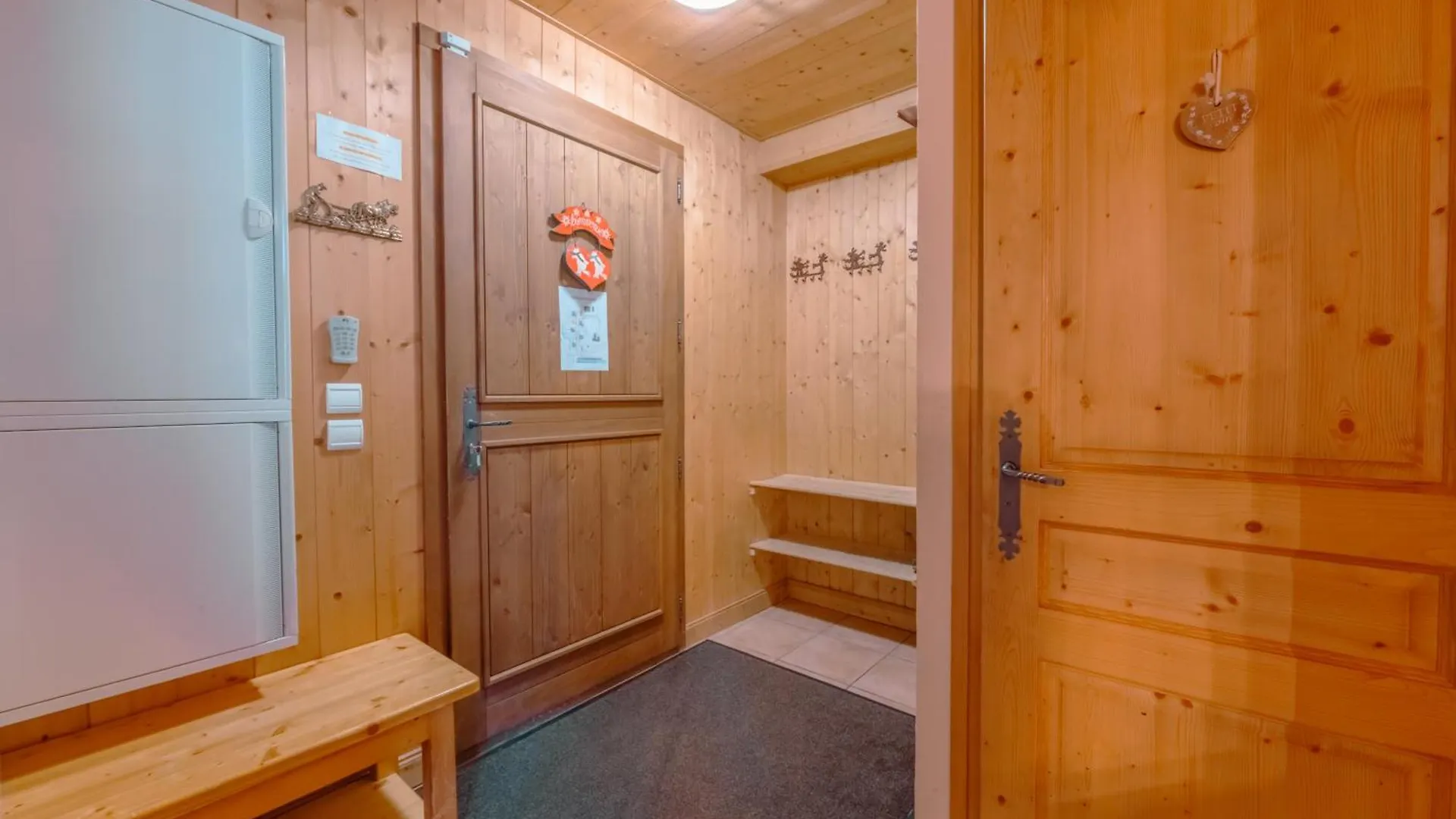 Chalet Amitie Familial De Luxe Avec Jacuzzi, A 150 M Des Pistes De Ski De La Turche, Parking Prive, Wifi Fibre, Cheminee Avec Bois, Les Gets 0*,