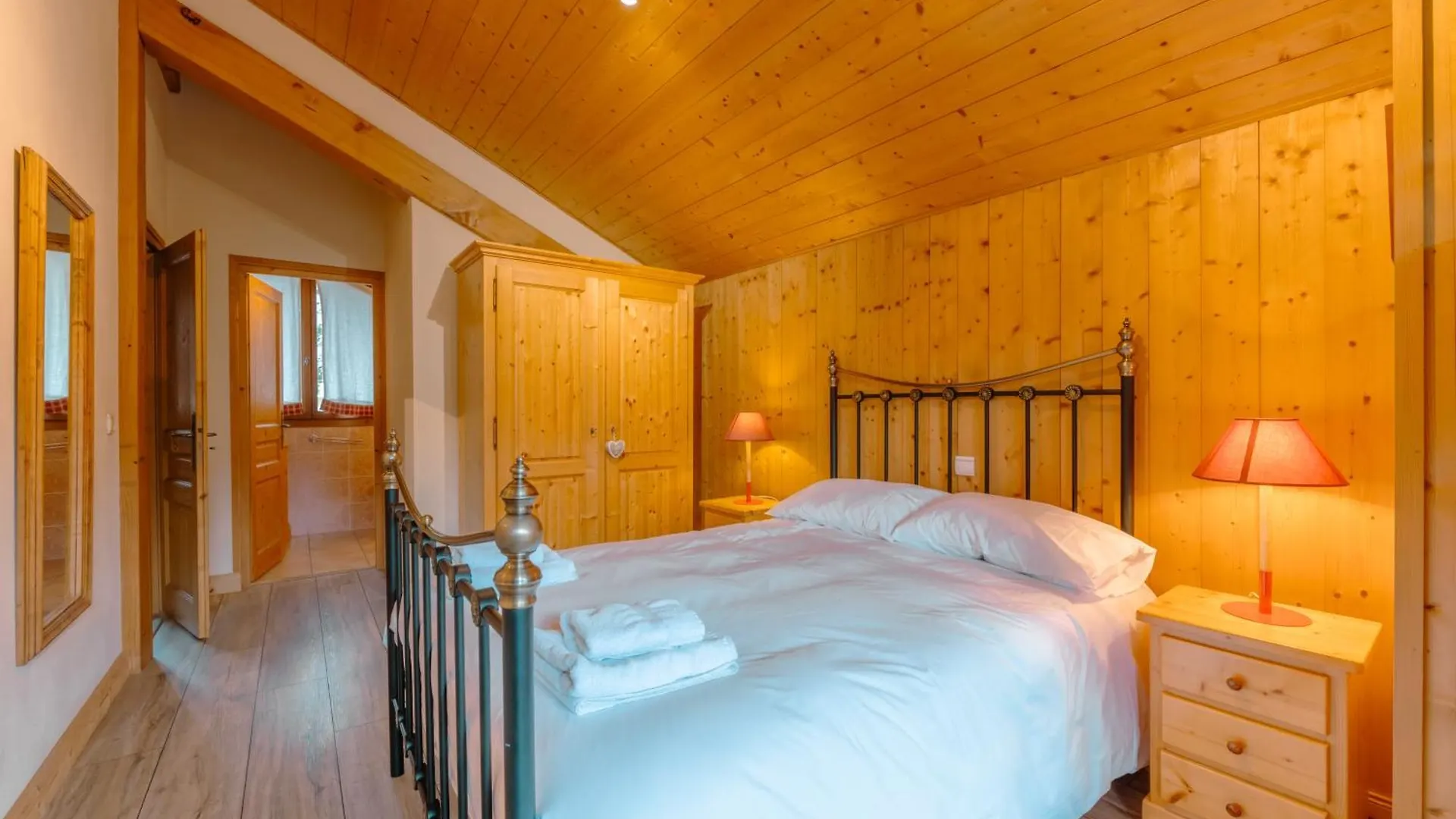 Chalet Amitie Familial De Luxe Avec Jacuzzi, A 150 M Des Pistes De Ski De La Turche, Parking Prive, Wifi Fibre, Cheminee Avec Bois, Les Gets