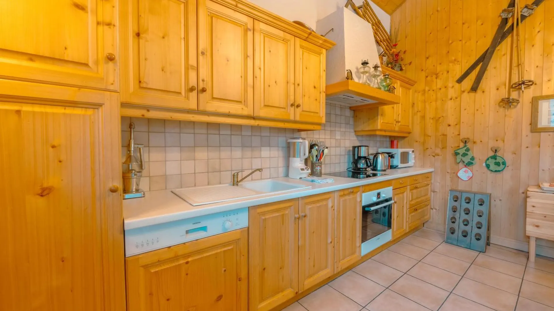 Chalet Amitie Familial De Luxe Avec Jacuzzi, A 150 M Des Pistes De Ski De La Turche, Parking Prive, Wifi Fibre, Cheminee Avec Bois, Les Gets